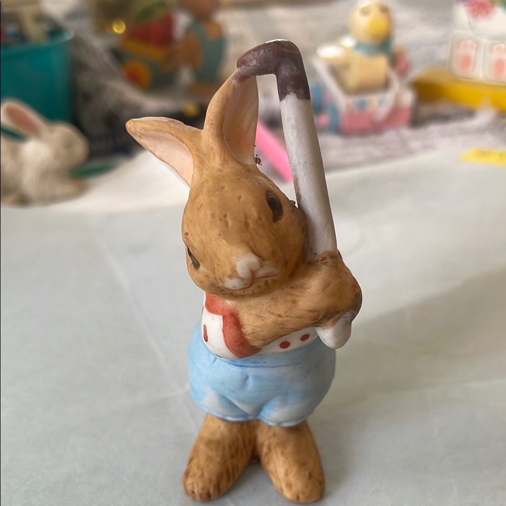 Vintage Ceramic Peter Rabbit Enesco Collection